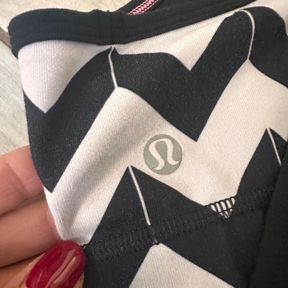 Lululemon Athletica No Limits Black and White Tank Top - Picture 5 of 6